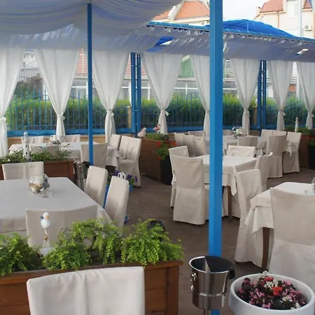 Hotel семеен 